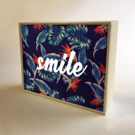 Caja de luz 'Smile'. Lámpara de madera 'Smile'